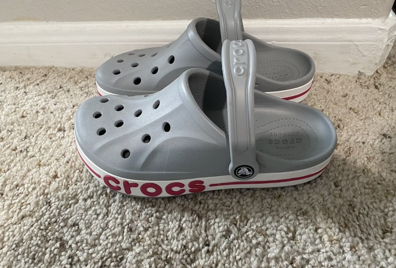 Women’s Crocs Size 8