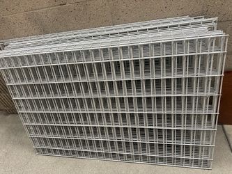 Metal grid display