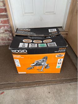 RIDGID 4 Gal. 5.0 Peak HP Portable Shop Vacuum Wet Dry Vac with Fine Dust Filter, Locking Hose and Attachments WD4070