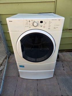 Kenmore HE2 digital gas dryer in working condition