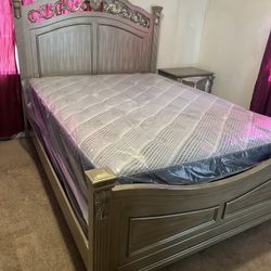 Cama Queen Size Nueva En Caja Incluye Colchones