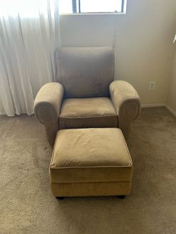 Recliner chair w/ Matching Ottoman.