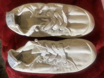 8.5 Woman’s Roxy Shoes