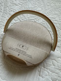 Music Table Lamp w/ Wireless Charger