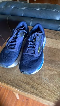 Brooks tennis shoes