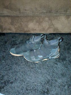 Lebron soldier 11 Size 11.5