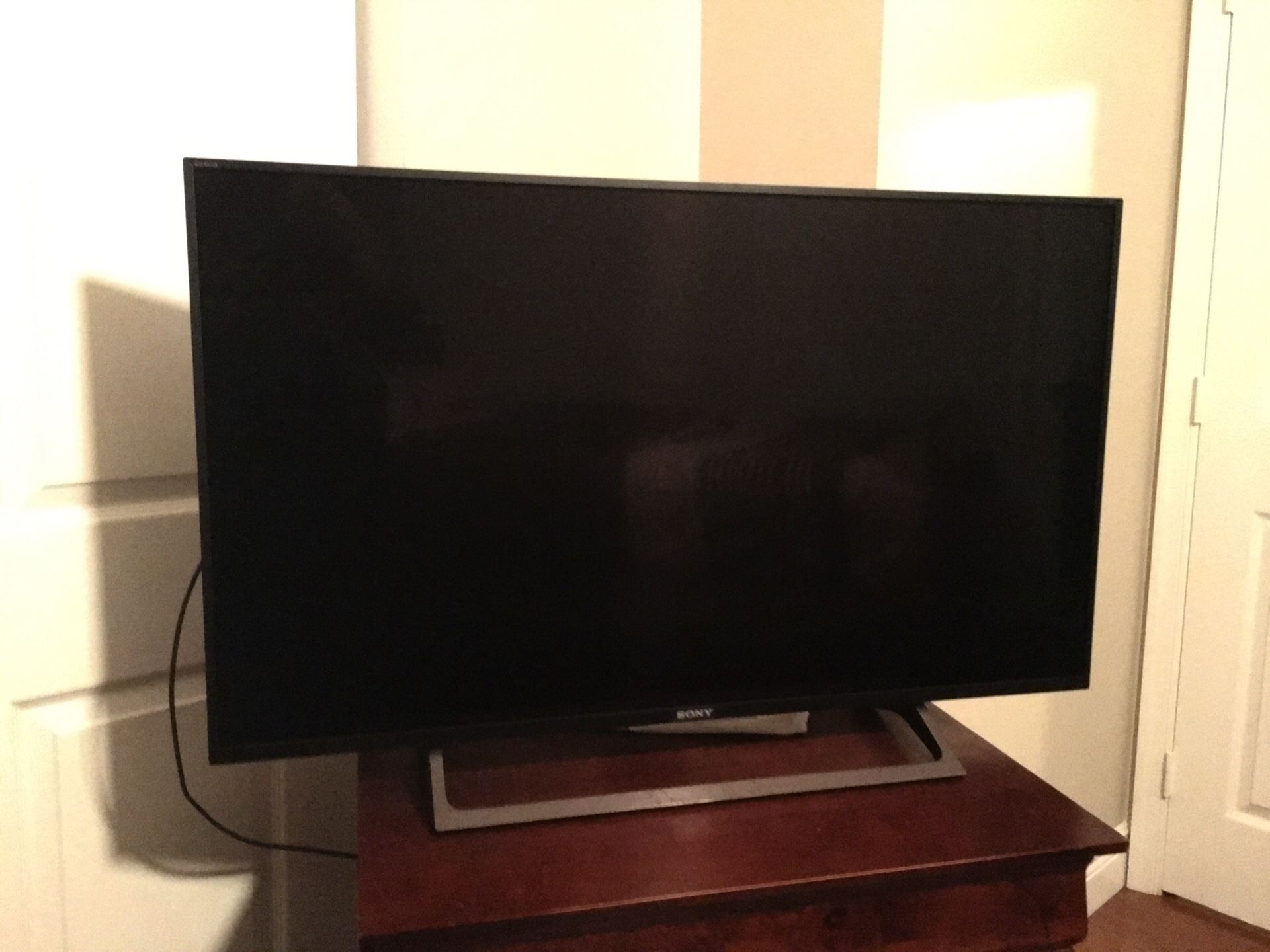 Sony Bravia XBR - 43X800E