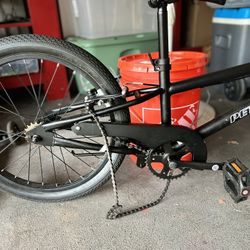 20 Inch Bike New  Rode Twice  Like New 