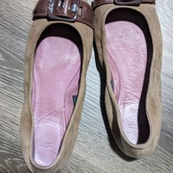 Uggs Flats Size 6