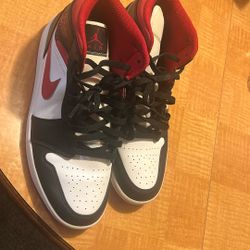 Air Jordan 1 Mid ‘black Gym Red’ 