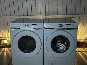 Free Delivery - Matching Washer And Dryer