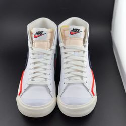Nike mens  Blazer Mid 77 Infinite