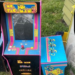 Pac-Man machine Four different games on there