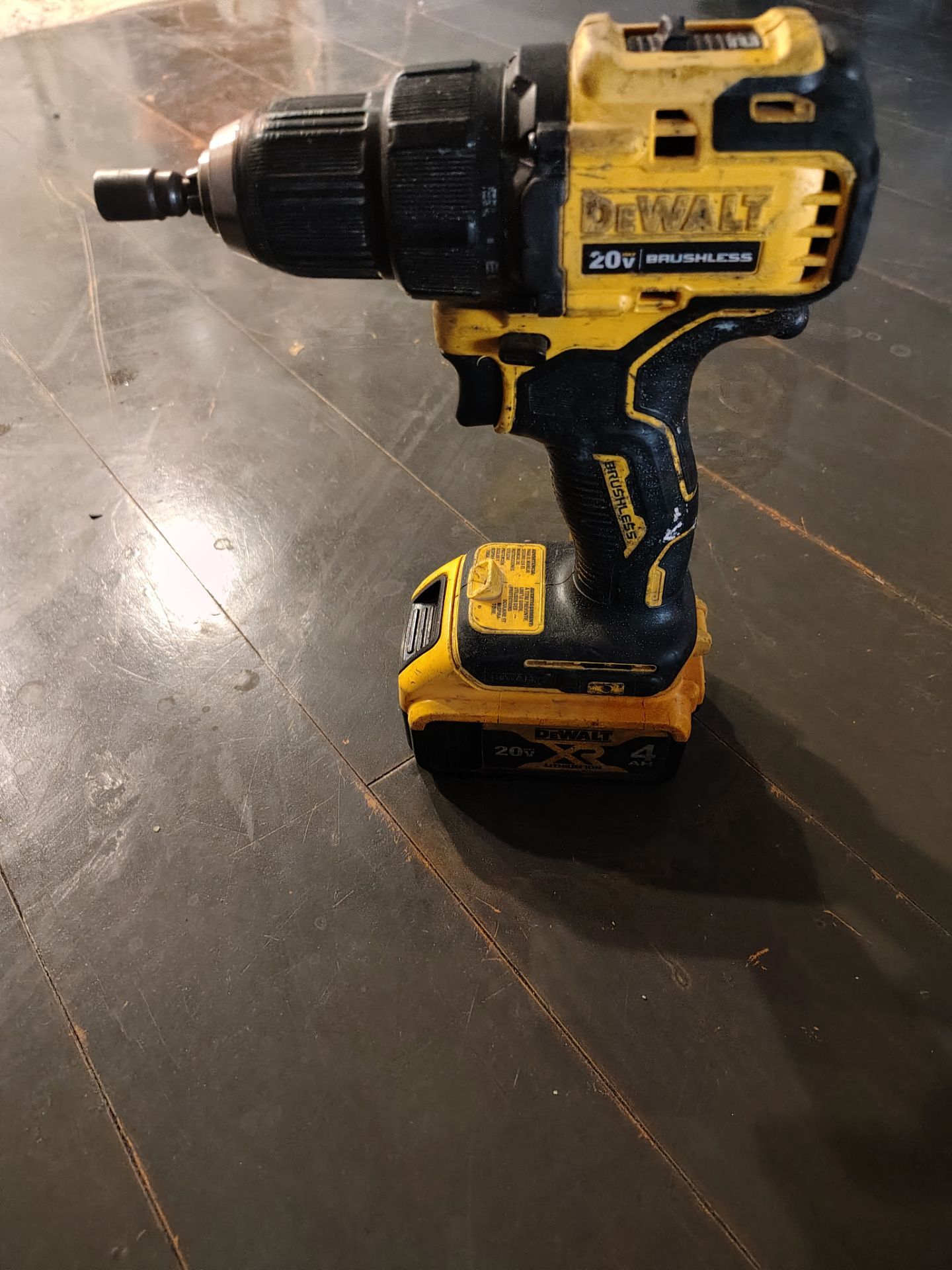20v DeWalt drill with battery
