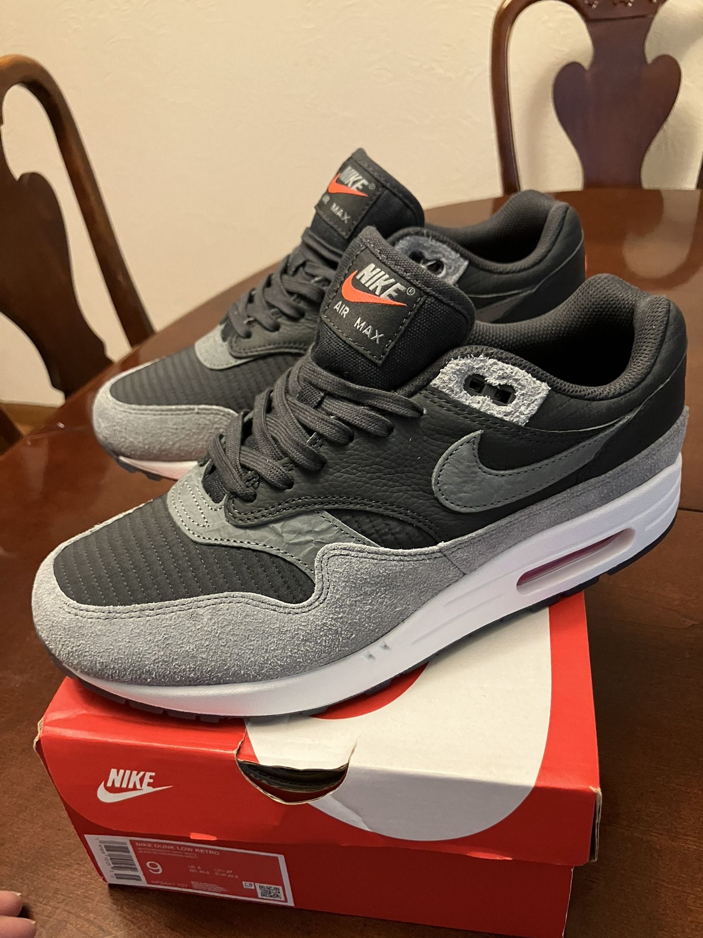 Nike Air Max SE. Size 9. $60