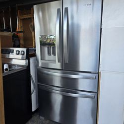 Whirlpool 36" French Door refrigerator 25 CU FT fingerprint resistant Stainless steel 