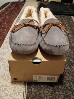 Ugg Dakota Slipper Women's Sz 9