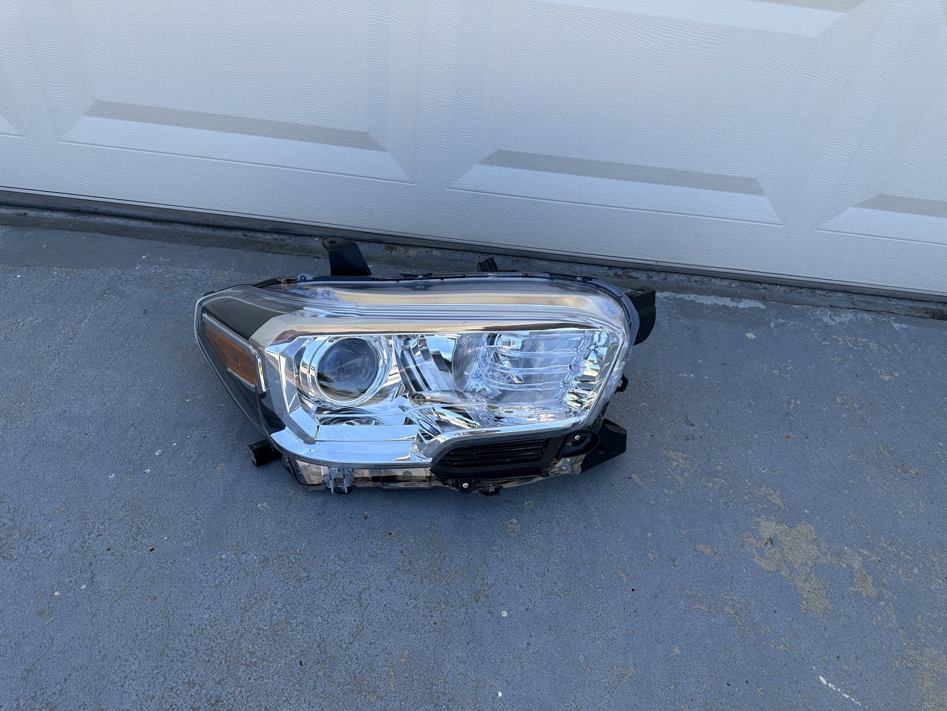 Toyota Tacoma Headlight 2016-2021, Toyota Tacoma Headlamp, OEM ORIGINAL TOYOTA PART, passenger side 