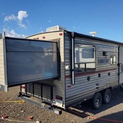 2019 Patriot 20 ft rear slide bunkhouse sleeps 8