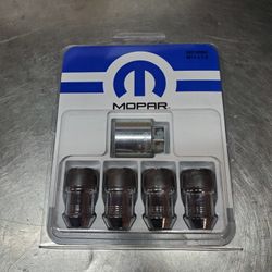 Mopar Jeep Lug Lock Kit

