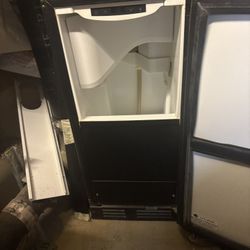 U-Line Ice maker 