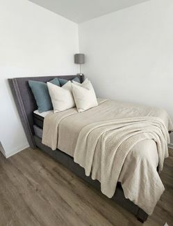 Queen bed