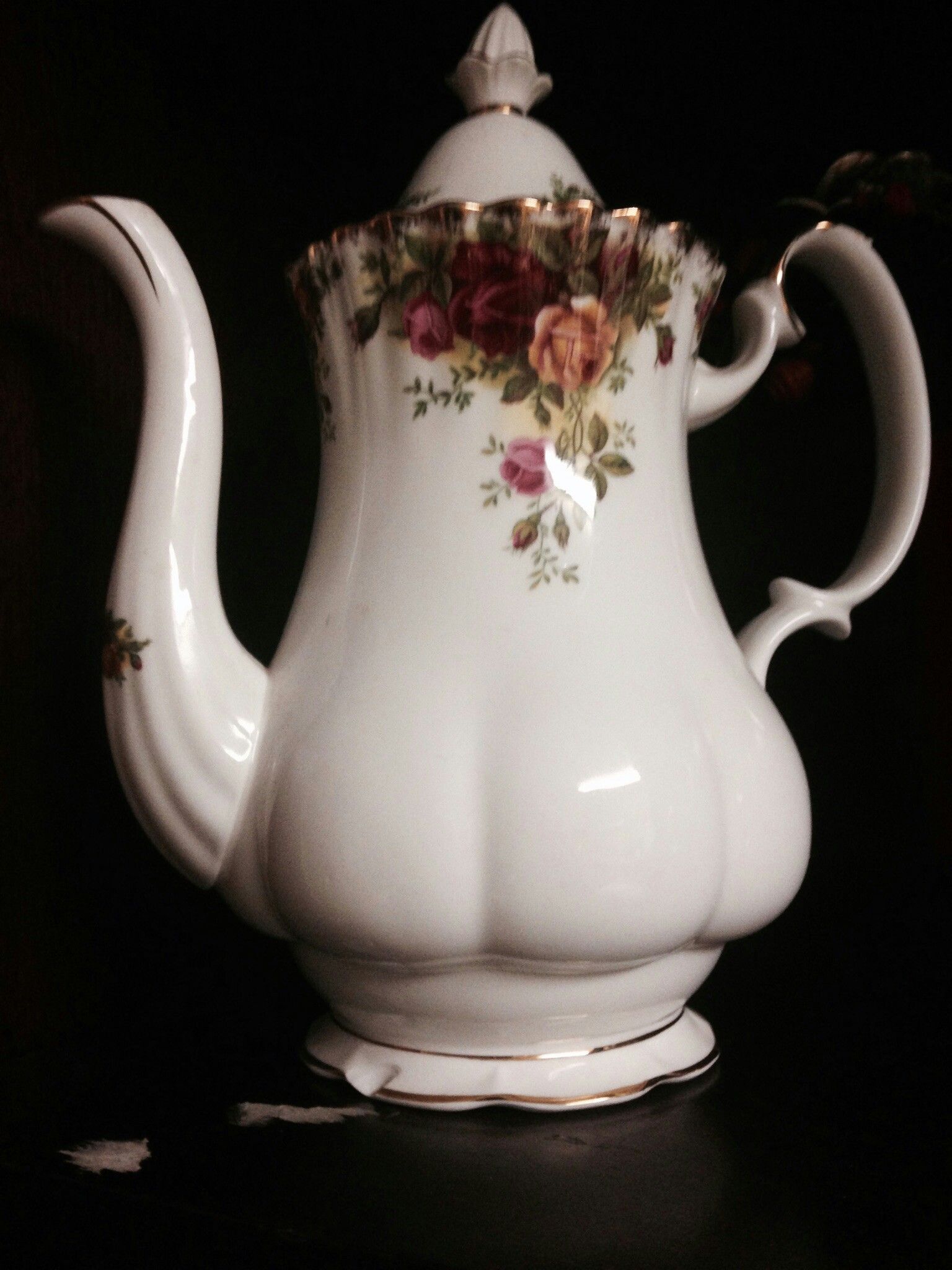 Royal Albert/Royal Dalton, antique bone China, Tea Rose pattern.