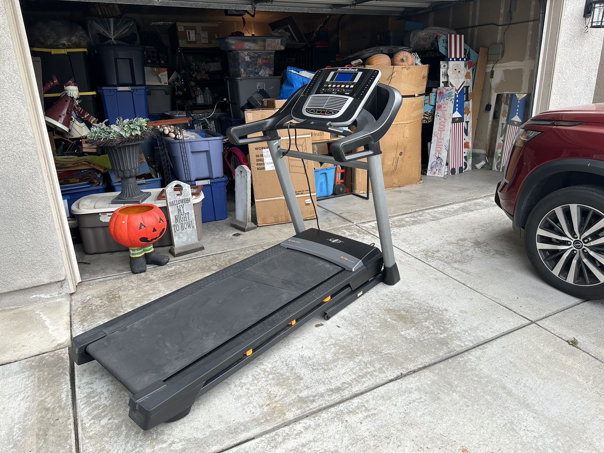 NordicTrack c800 2.75 chp Treadmill