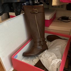 New Brown Boots 5.5 W 