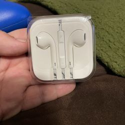 Apple Wired Earbuds With Og Plug