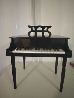 Black Lacquer Miniature Grand Piano Toy