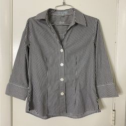 Striped button shirt women Foxcroft wrinkle free fitted white & blue size 2