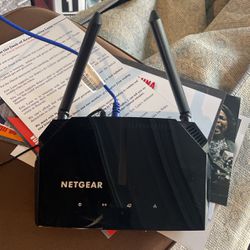 NETGEAR WIFI ROUTER GREAT FOR BIG HOME