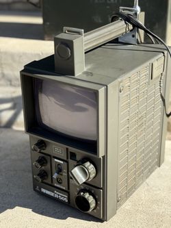 Vintage Television portable mid century military radio & tv working condition