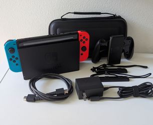 Nintendo Switch Console Bundle (Very Good Condition) + Carrying Case & All Accessories