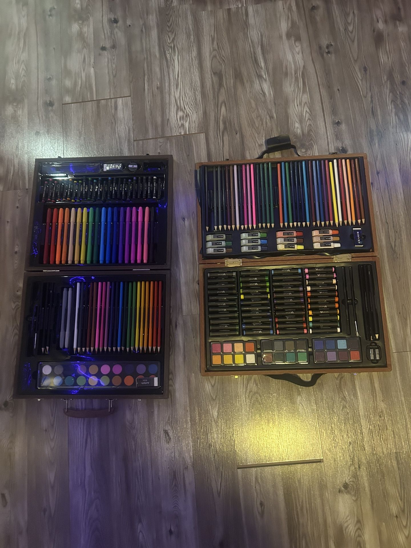 2 Art Sets