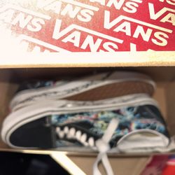 Van's https://offerup.com/redirect/?o=VC5TaG9lcw== Girls Size 6.5