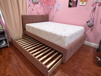 New bed frame with trundle ( mattress not included)