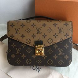 Classic Ladies Messenger Bag 