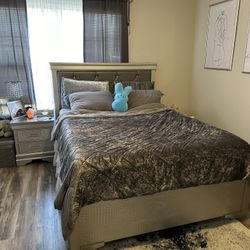 Ashley Queen Size Bedroom Set