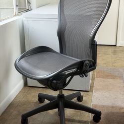 Herman Miller Size C Aeron Office Gaming Chair