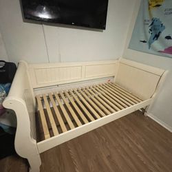 Twin bed