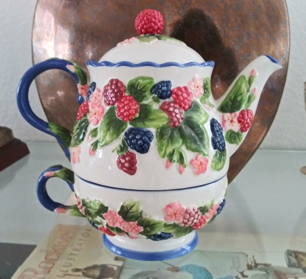 Temp-tations Figural Fruit Tea Pot Kettle by Tara Berries 855457