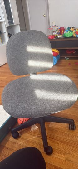 Grey computer chair silla de computadora gris