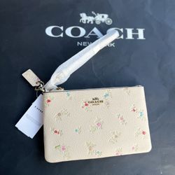 Coach Wristlet Floral ,8" L 