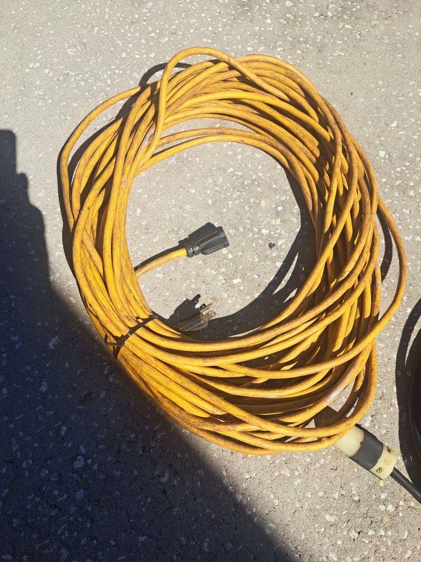 RV. CABLES COMBINATIONS. YELLOW 100 FT. 3×10 AMPS ? 30 OR 50 ? BLACK 50 FT. 3×12 & 2 FT 3× 8 OR 10. MINIMUM 50 AMPS. AND OTHERS RV. & 120 VOLTS