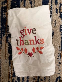 Give thanks fall kitchen tea towel-never used