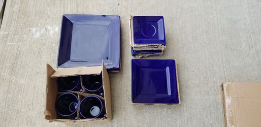 10 Strawberry Street 24 PC Dinnerware Set