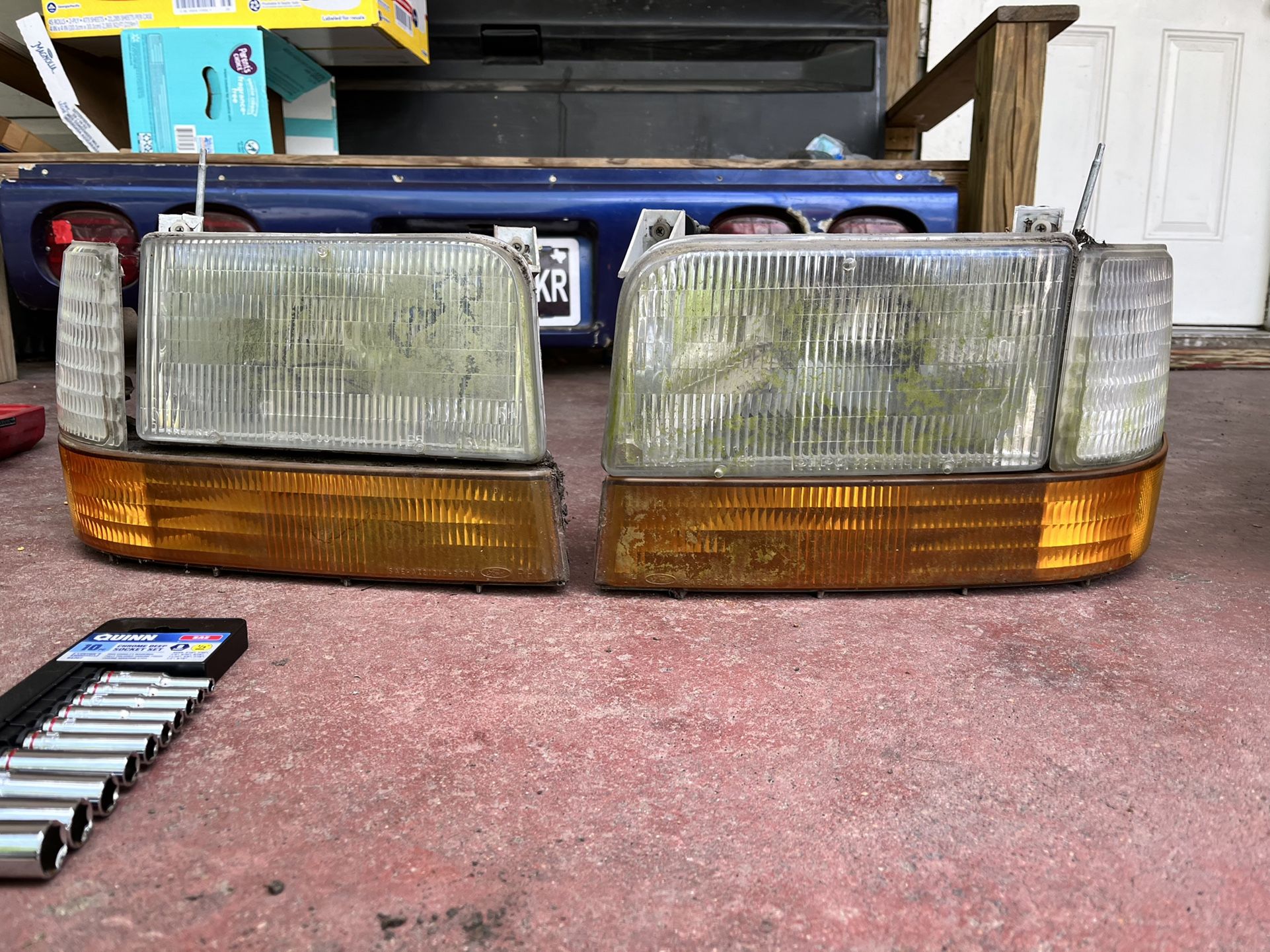 1994 Ford F150 Headlights