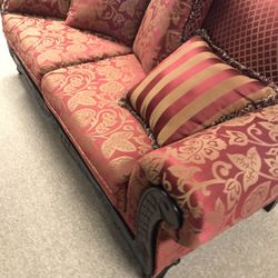 Living Room Couch With Pillows!